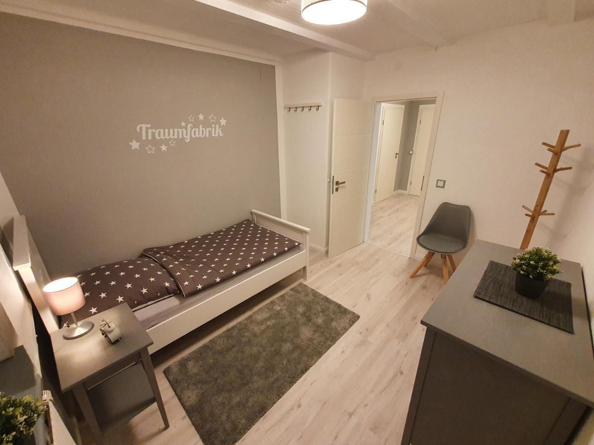 Tolle 125M² Erdgeschosswohnung Im Einzelhaus คัลเทินเคอร์เคน ภายนอก รูปภาพ